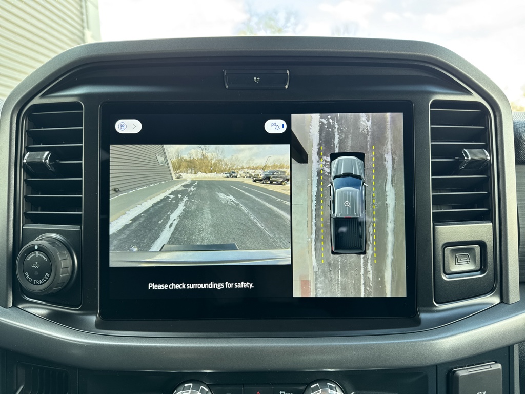 New 2026 Carbonized Gray Metallic Ford XLT image 13