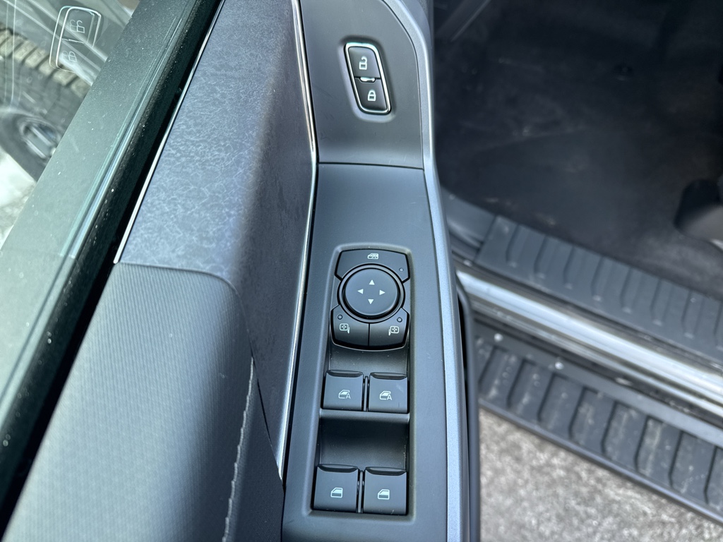 New 2026 Carbonized Gray Metallic Ford XLT image 22