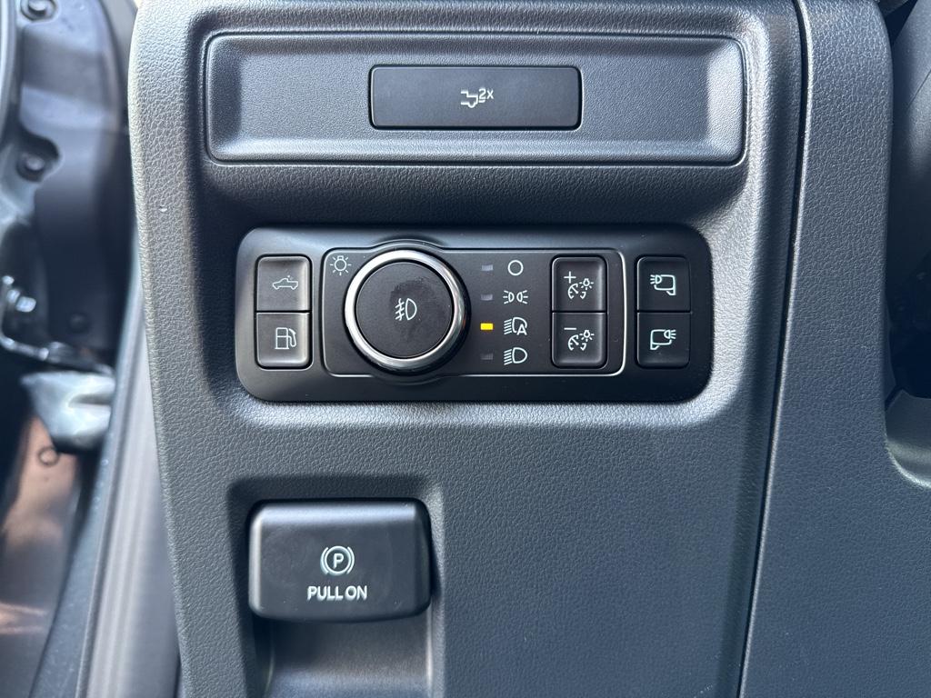 New 2026 Carbonized Gray Metallic Ford XLT image 26