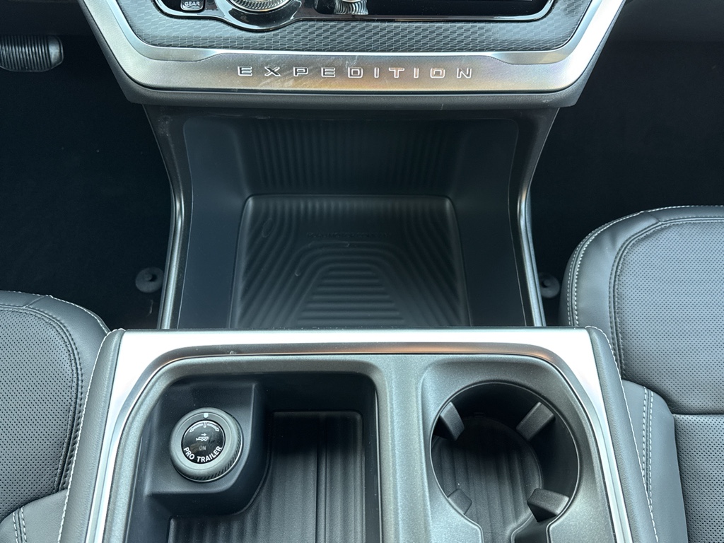 New 2026 Glacier Gray Met Tri-coat Ford Platinum image 32