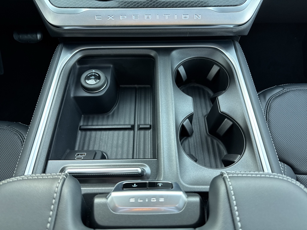 New 2026 Glacier Gray Met Tri-coat Ford Platinum image 31