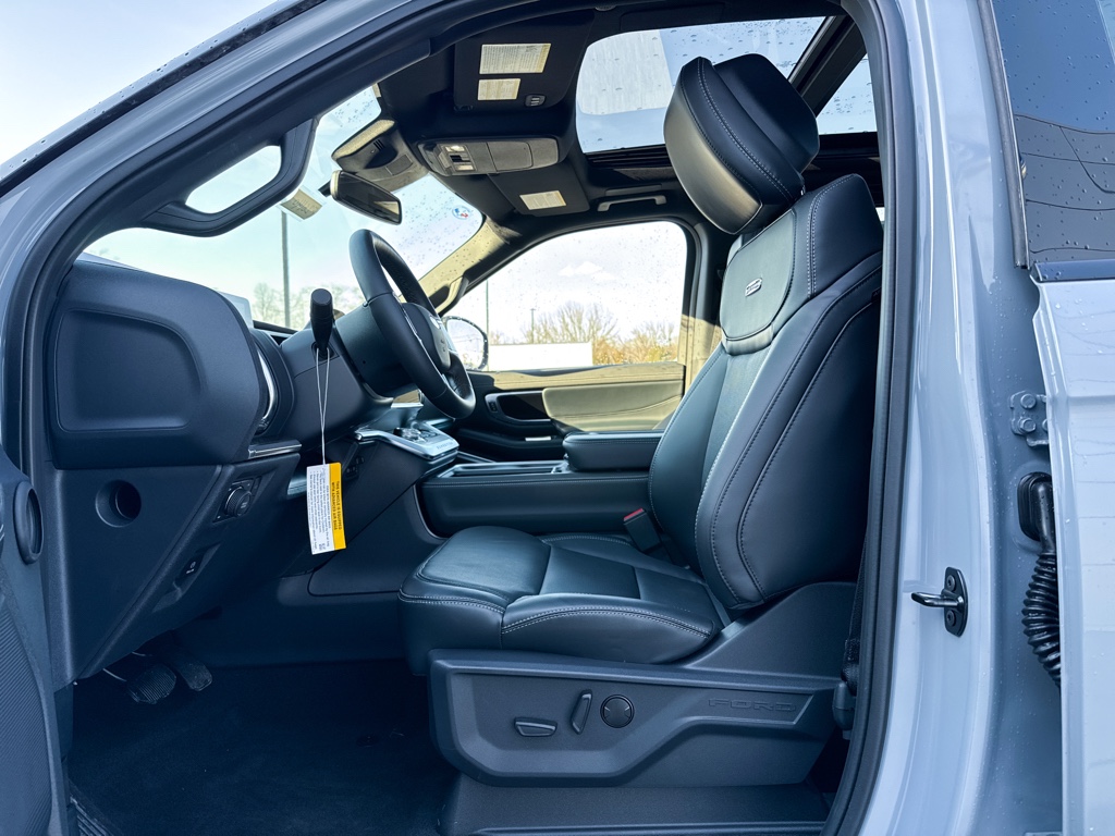 New 2026 Glacier Gray Met Tri-coat Ford Platinum image 4