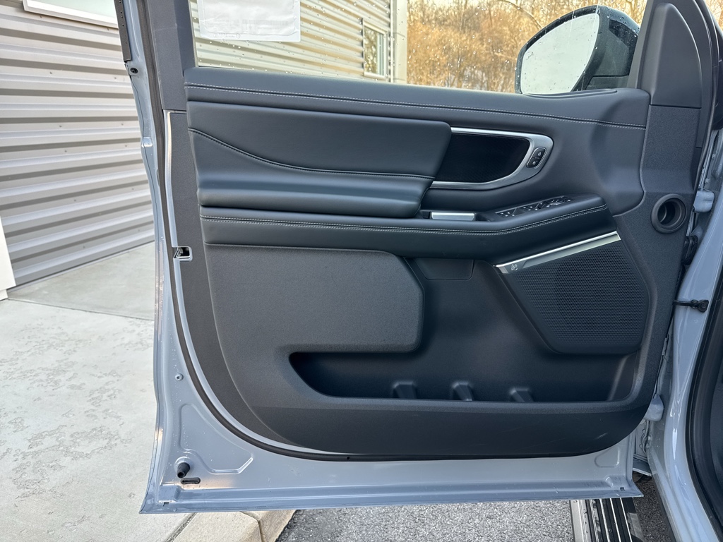 New 2026 Glacier Gray Met Tri-coat Ford Platinum image 27