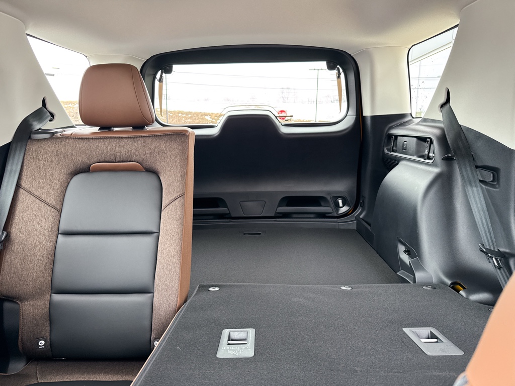 New 2026 Orange Fury Metallic Tri-Coat Ford Outer Banks image 5