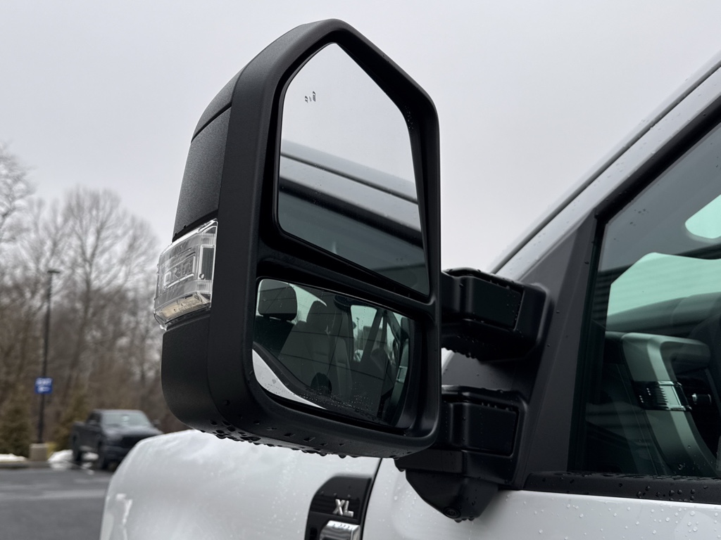 New 2026 Oxford White Ford  image 23