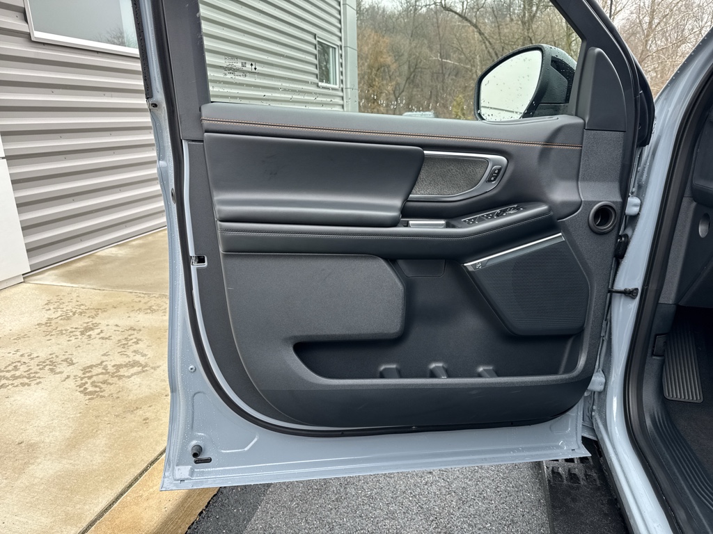 New 2026 Glacier Gray Met Tri-coat Ford Tremor image 28