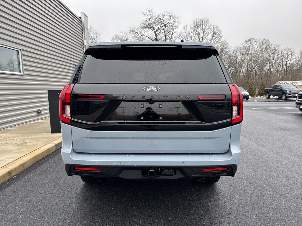 New 2026 Glacier Gray Met Tri-coat Ford Tremor image 8