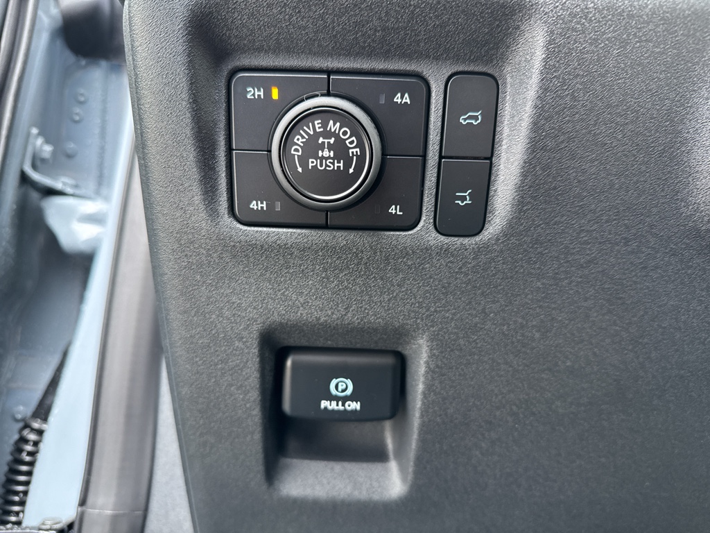 New 2026 Glacier Gray Met Tri-coat Ford Tremor image 30