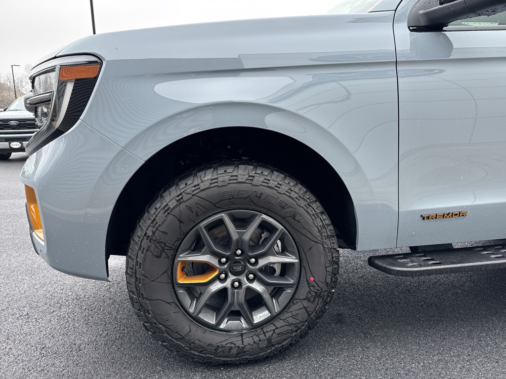 New 2026 Glacier Gray Met Tri-coat Ford Tremor image 19