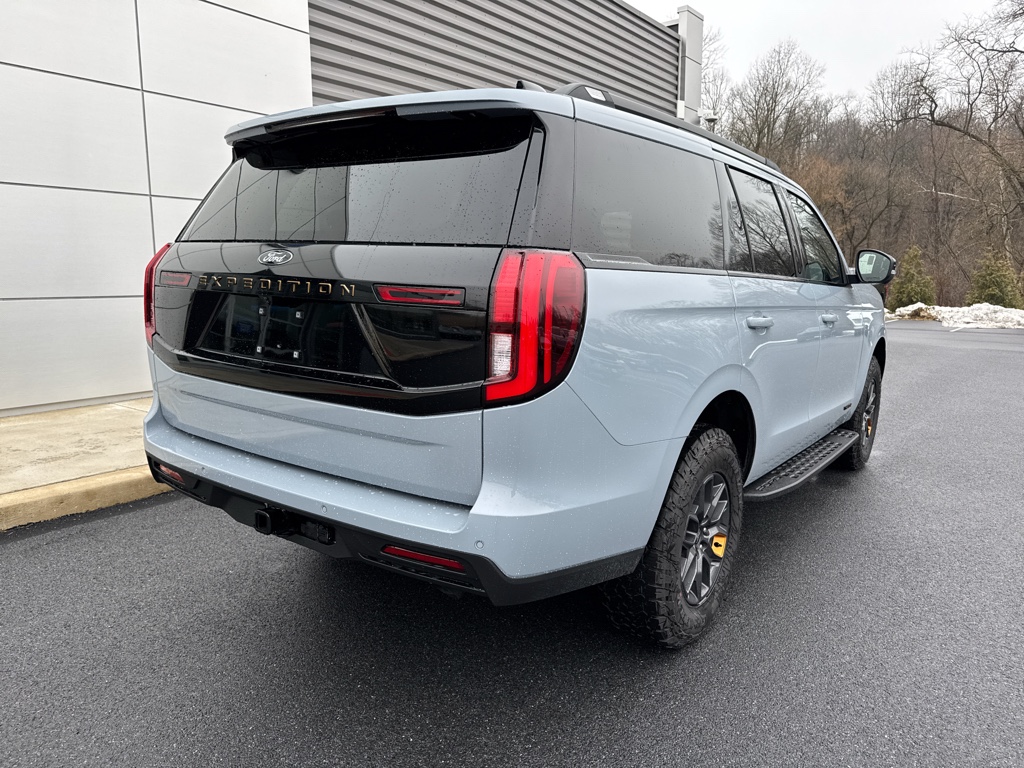 New 2026 Glacier Gray Met Tri-coat Ford Tremor image 18