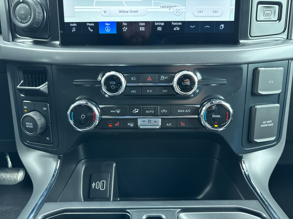 New 2026 Oxford White Ford XLT image 21