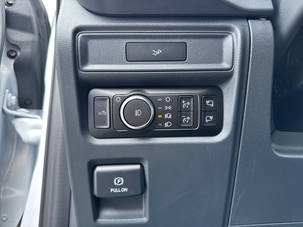 New 2026 Oxford White Ford XLT image 26