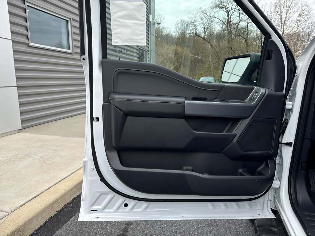 New 2026 Oxford White Ford XLT image 25