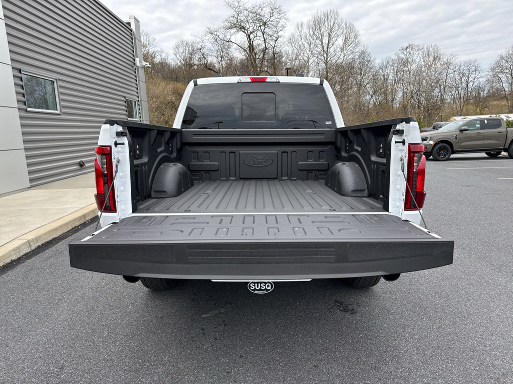 New 2026 Oxford White Ford XLT image 7