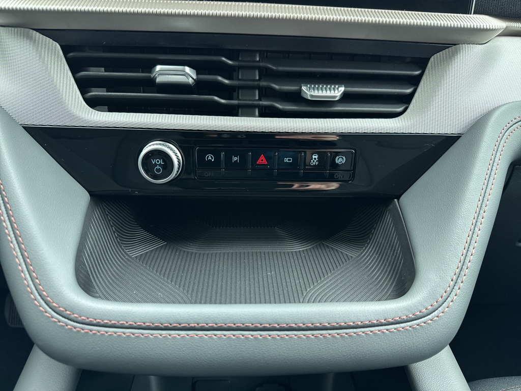 New 2026 Agate Black Metallic Ford Active w/200A Pkg image 21