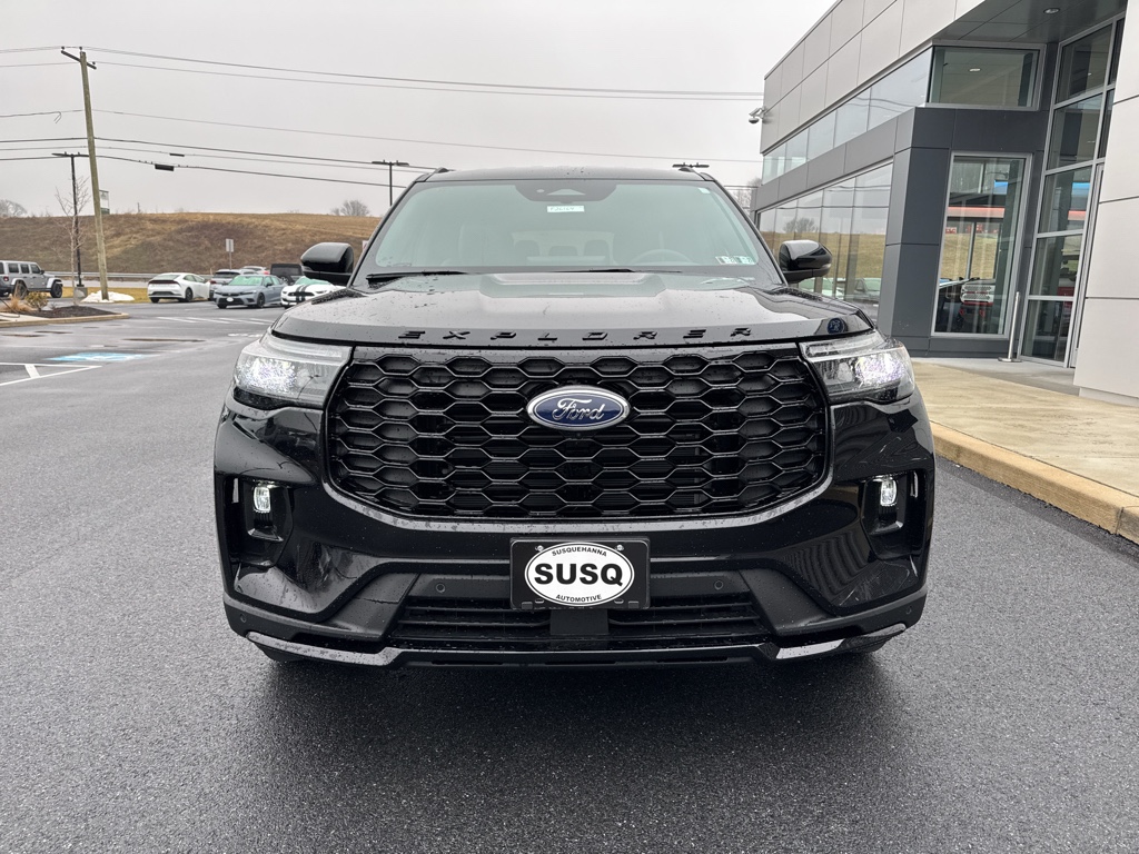 New 2026 Agate Black Metallic Ford ST-Line image 2