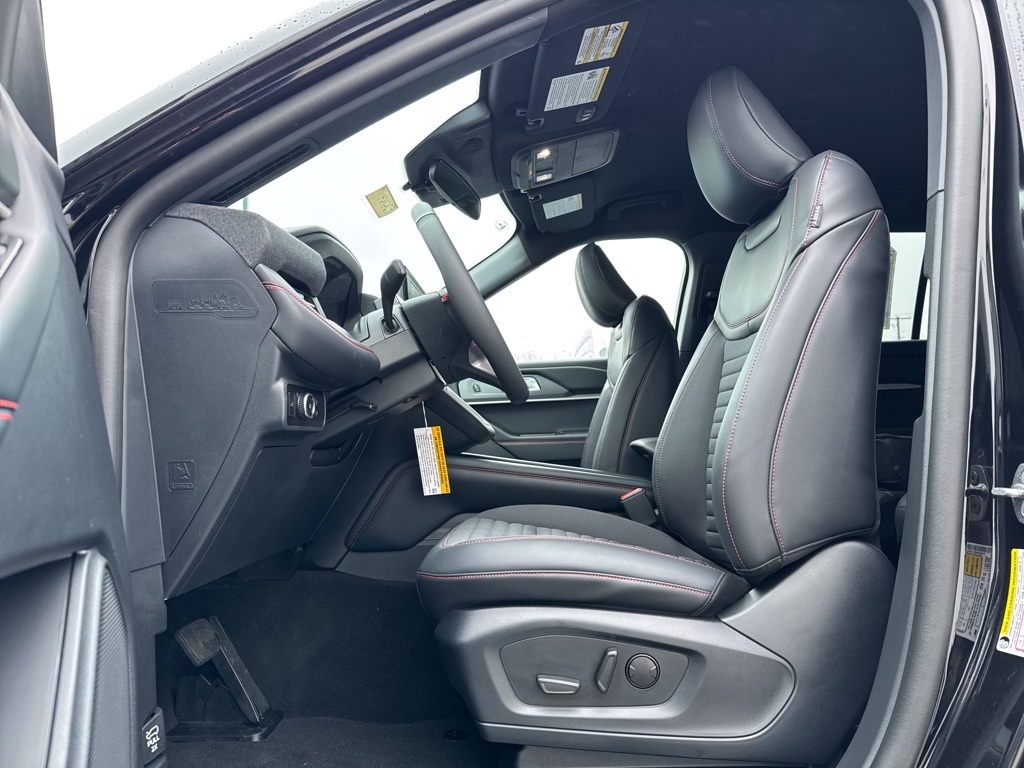 New 2026 Agate Black Metallic Ford ST-Line image 4