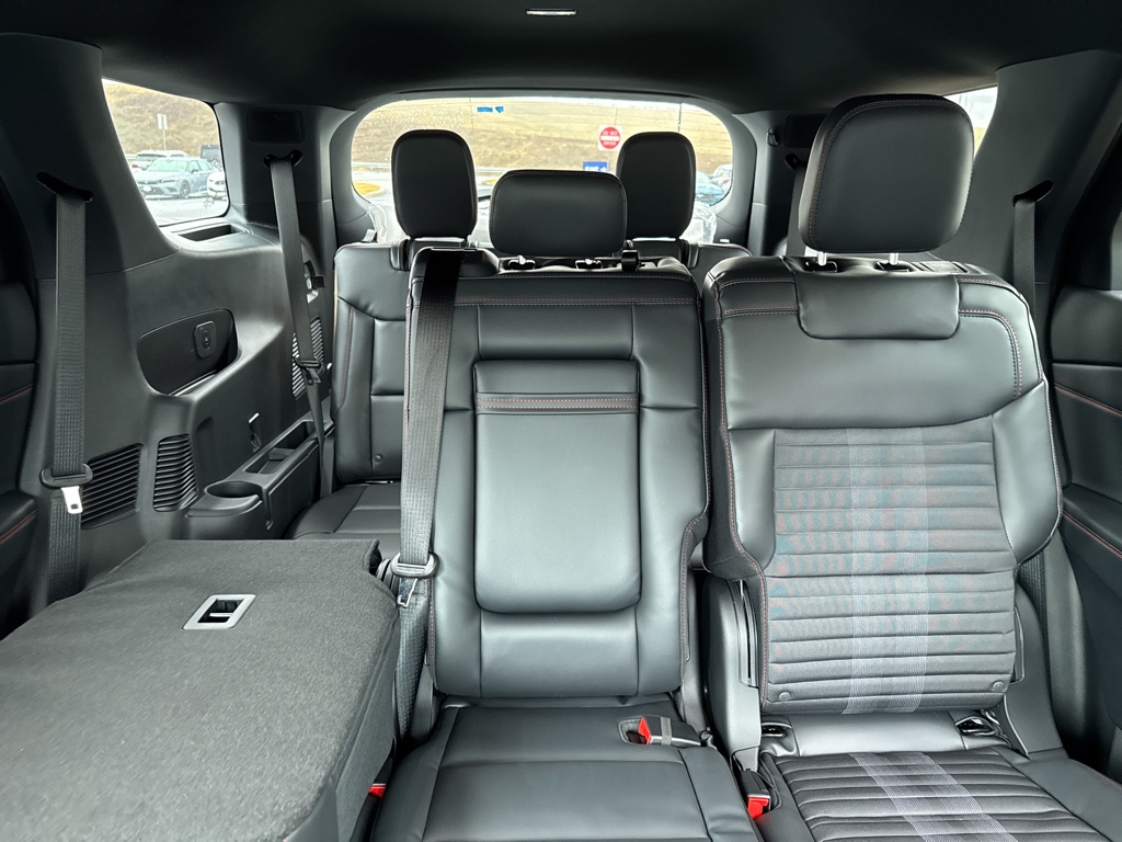 New 2026 Agate Black Metallic Ford ST-Line image 5