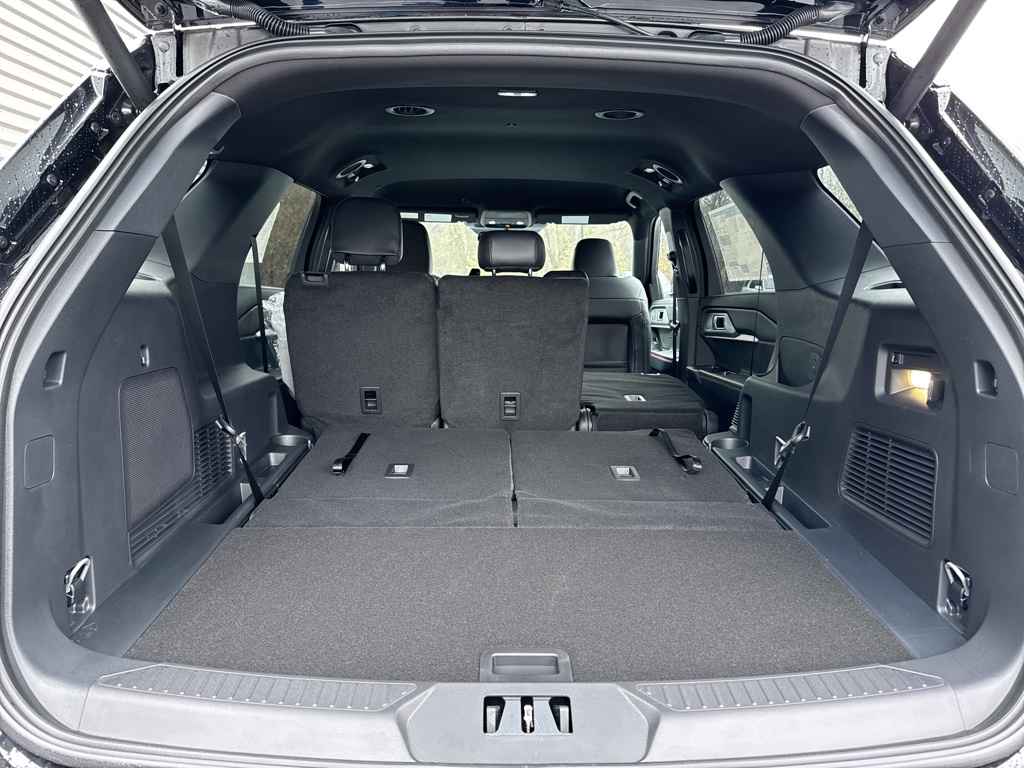 New 2026 Agate Black Metallic Ford ST-Line image 6