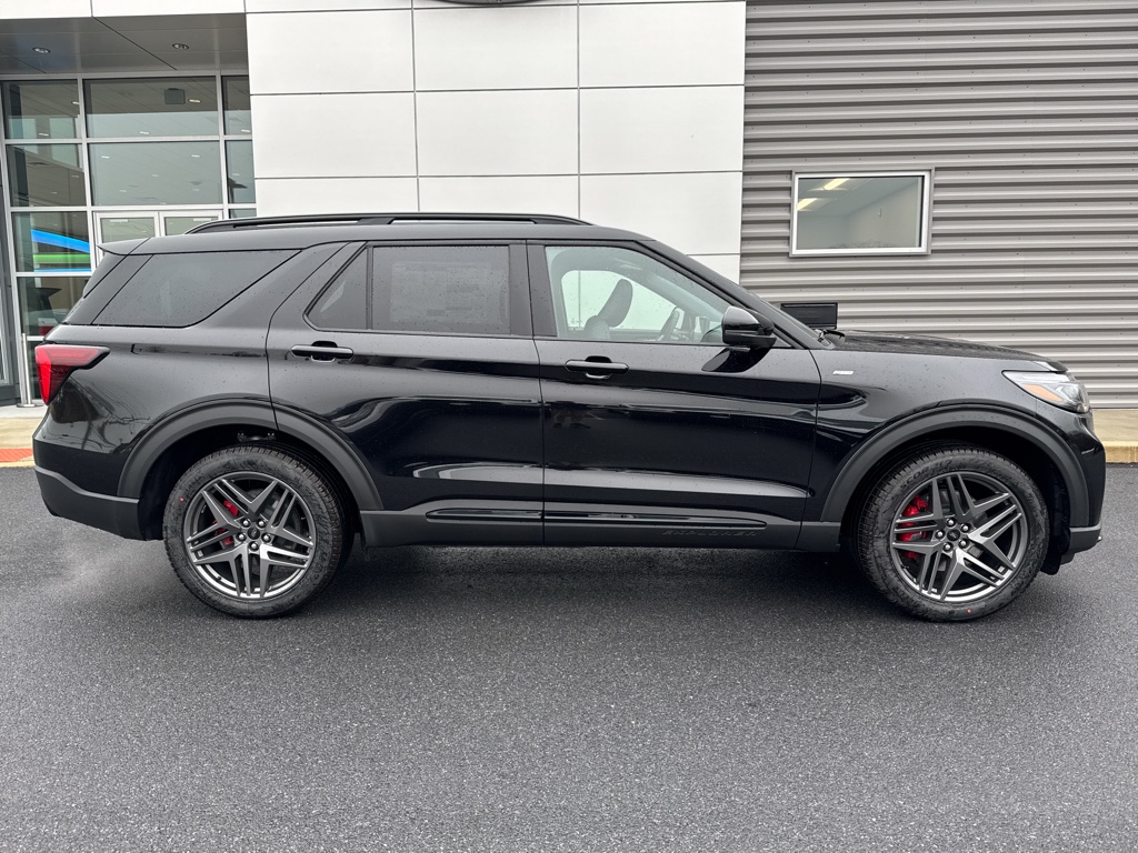 New 2026 Agate Black Metallic Ford ST-Line image 11