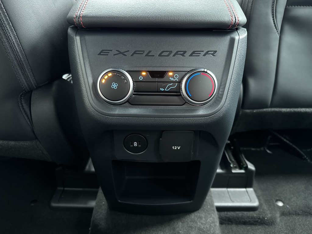 New 2026 Agate Black Metallic Ford ST-Line image 23