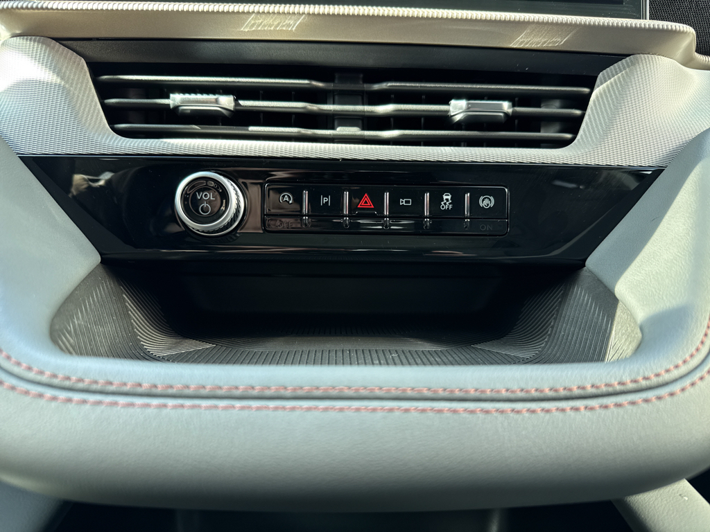 New 2026 Agate Black Metallic Ford Active w/200A Pkg image 22