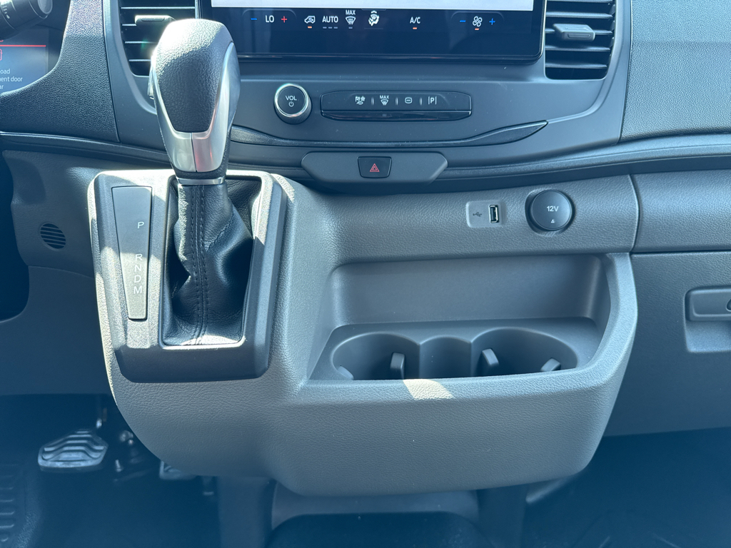 New 2026 Oxford White Ford Base w/9,950 lb. GVWR image 20