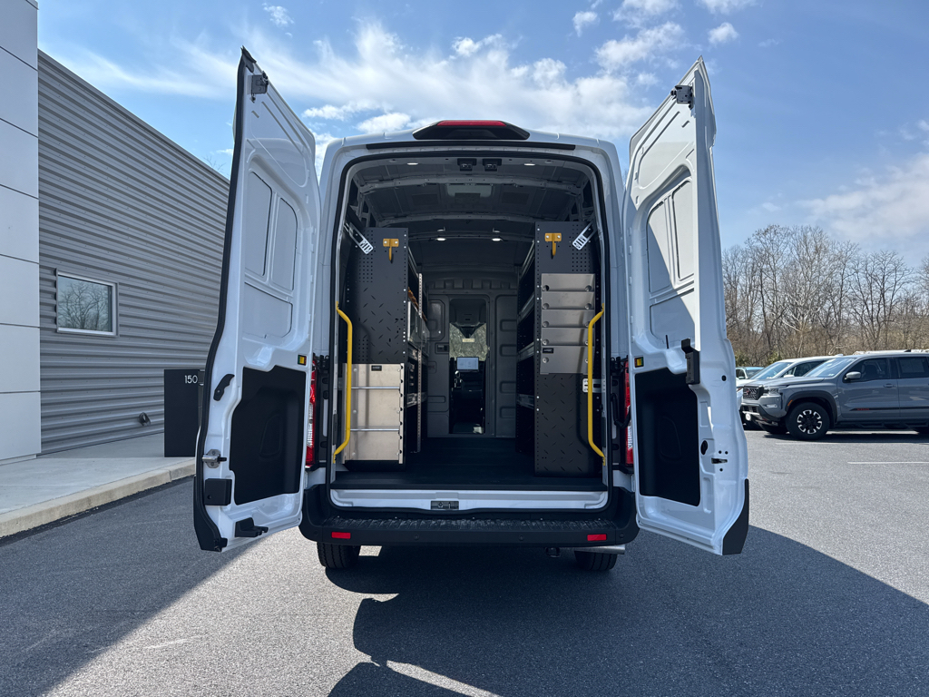 New 2026 Oxford White Ford Base w/9,950 lb. GVWR image 7