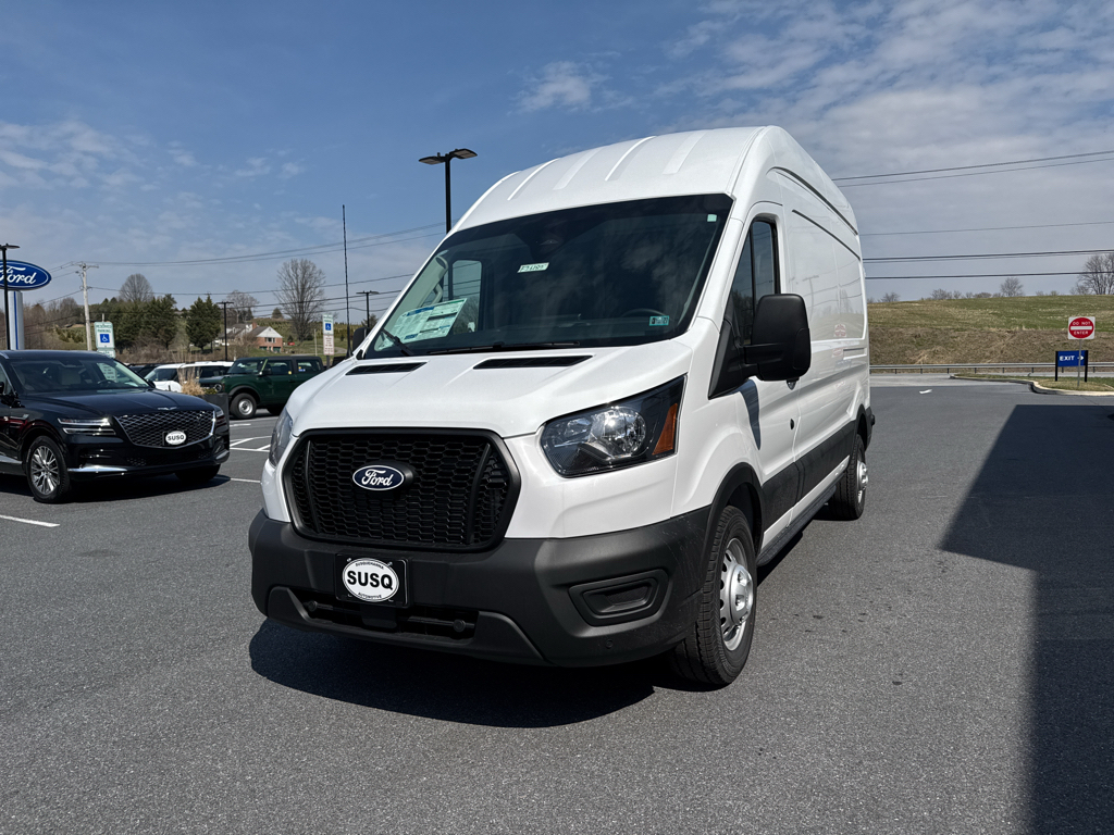 New 2026 Oxford White Ford Base w/9,950 lb. GVWR image 16