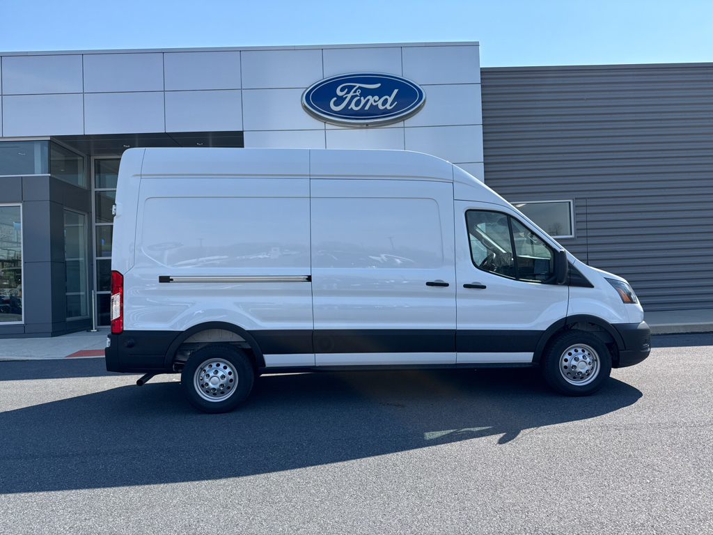 New 2026 Oxford White Ford Base w/9,950 lb. GVWR image 11