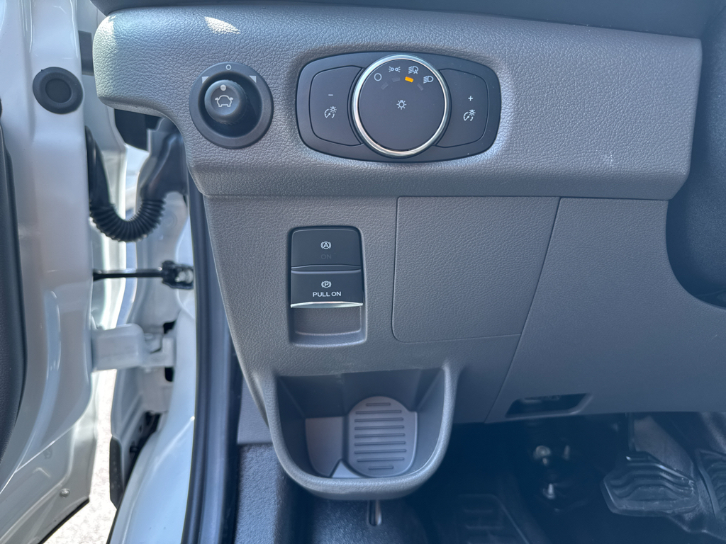 New 2026 Oxford White Ford Base w/9,950 lb. GVWR image 28