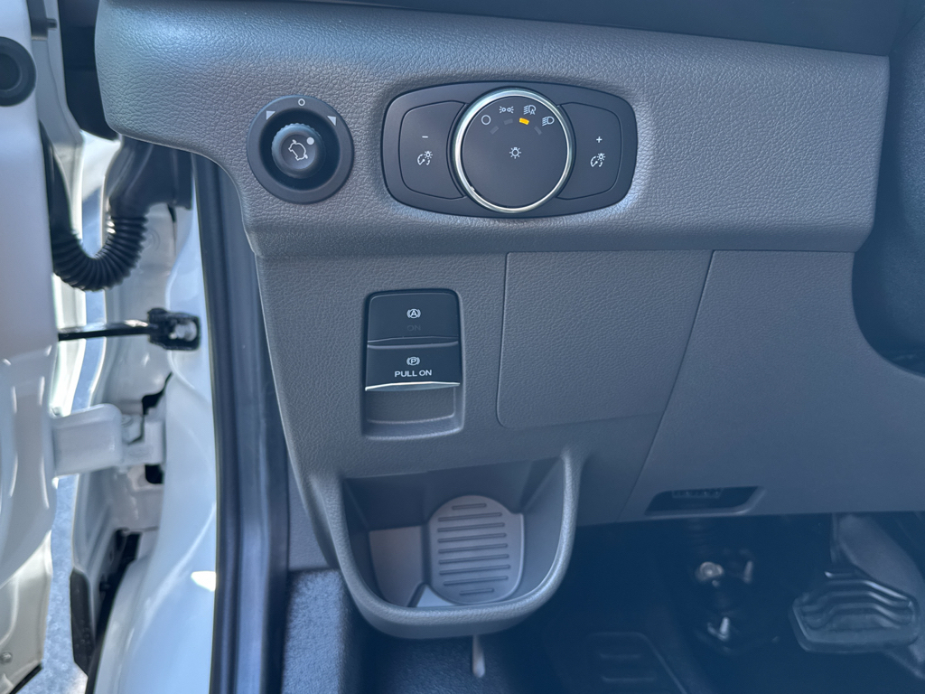 New 2026 Oxford White Ford Base image 25