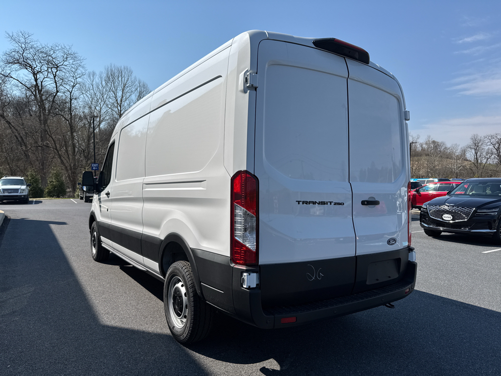 New 2026 Oxford White Ford Base image 17