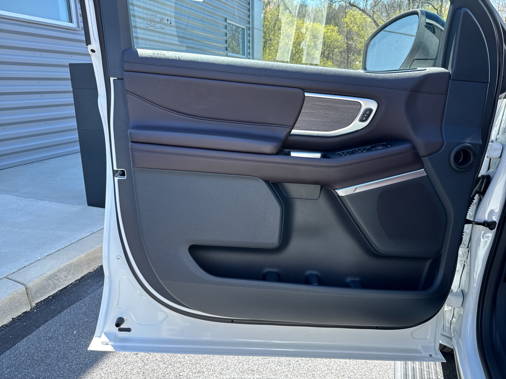 New 2026 Star White Met Ford Platinum image 27