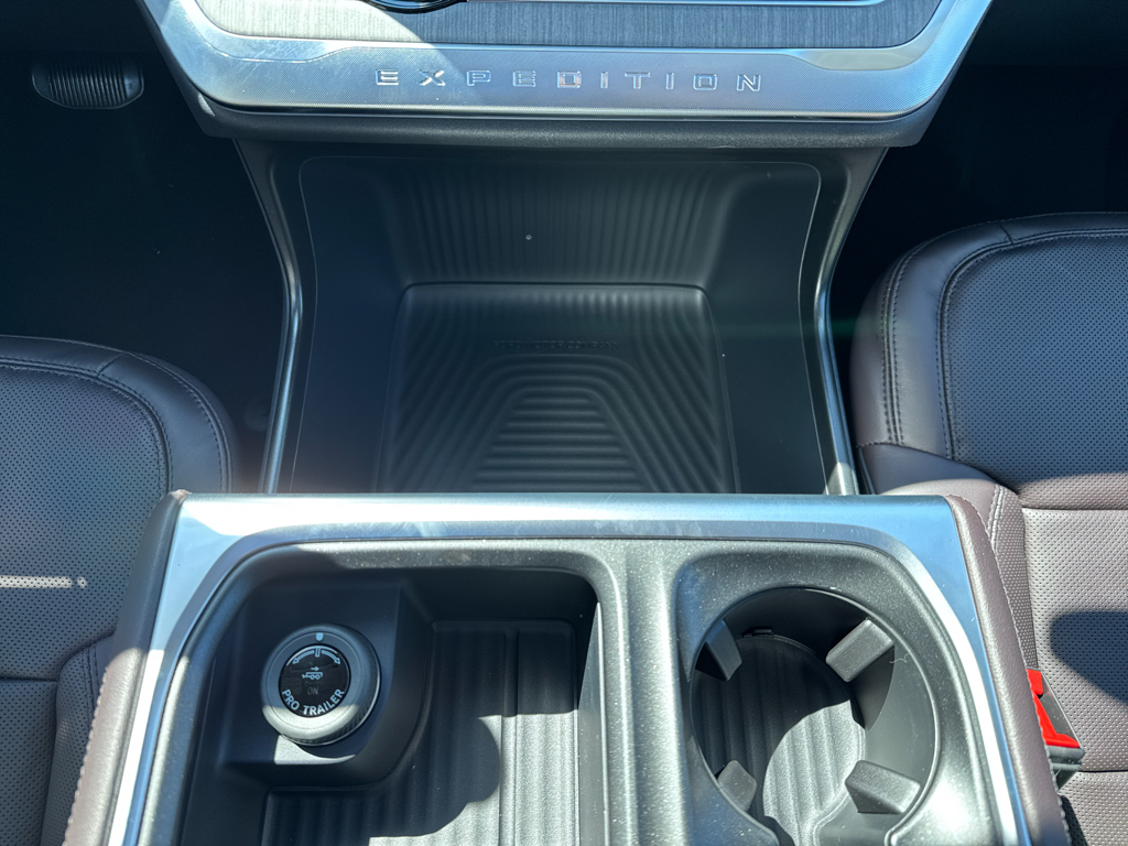 New 2026 Star White Met Ford Platinum image 33