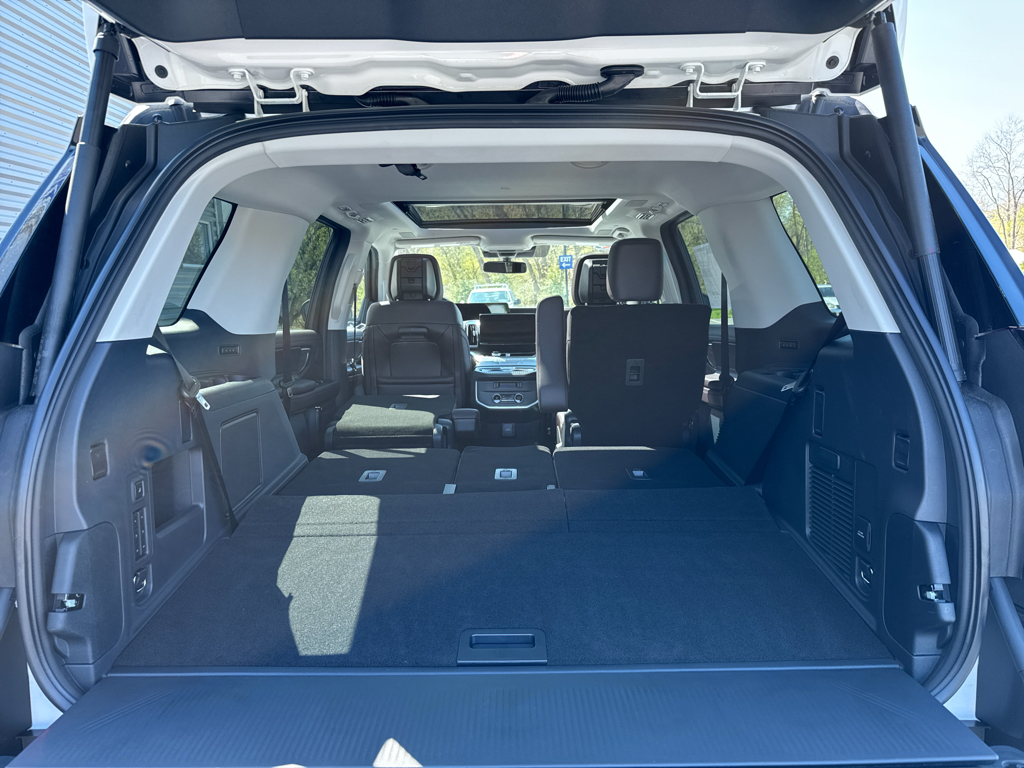 New 2026 Star White Met Ford Platinum image 6
