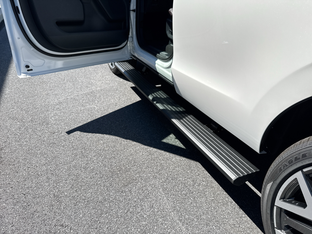 New 2026 Star White Met Ford Platinum image 25