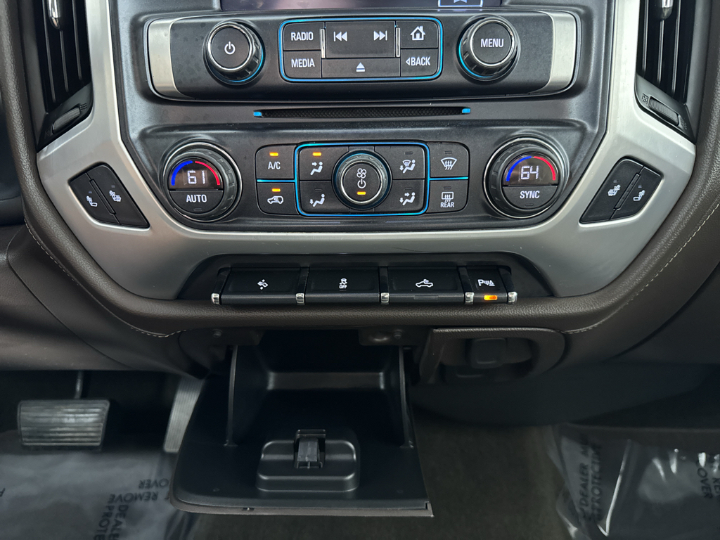 Used 2018 Dark Slate Metallic GMC SLT image 23