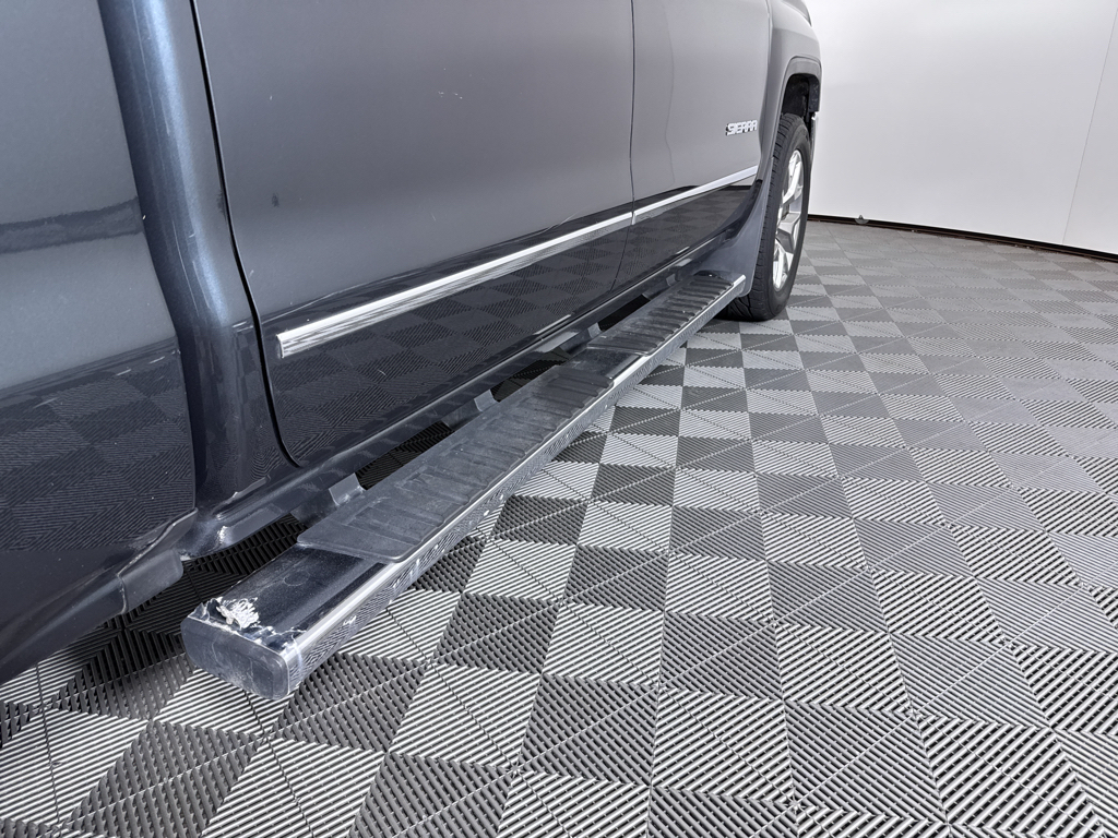 Used 2018 Dark Slate Metallic GMC SLT image 25