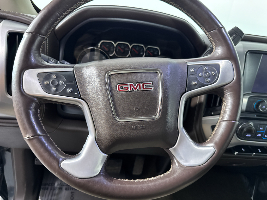 Used 2018 Dark Slate Metallic GMC SLT image 22