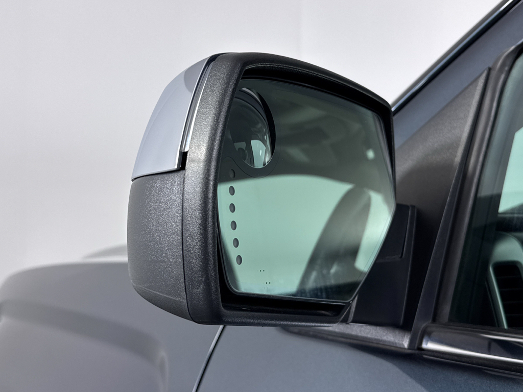 Used 2018 Dark Slate Metallic GMC SLT image 27