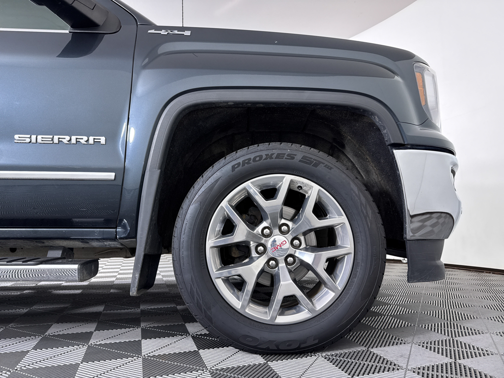 Used 2018 Dark Slate Metallic GMC SLT image 21