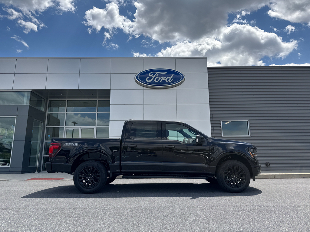 New 2026 Agate Black Metallic Ford XLT image 2