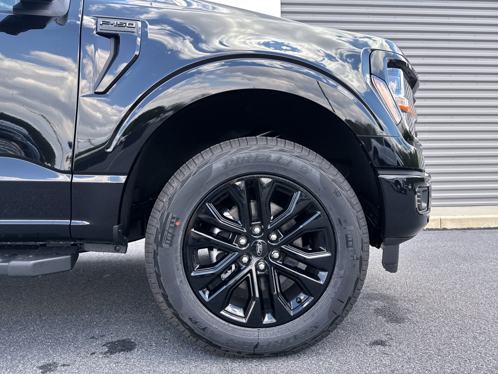 New 2026 Agate Black Metallic Ford XLT image 18