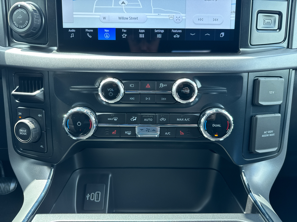 New 2026 Agate Black Metallic Ford XLT image 21