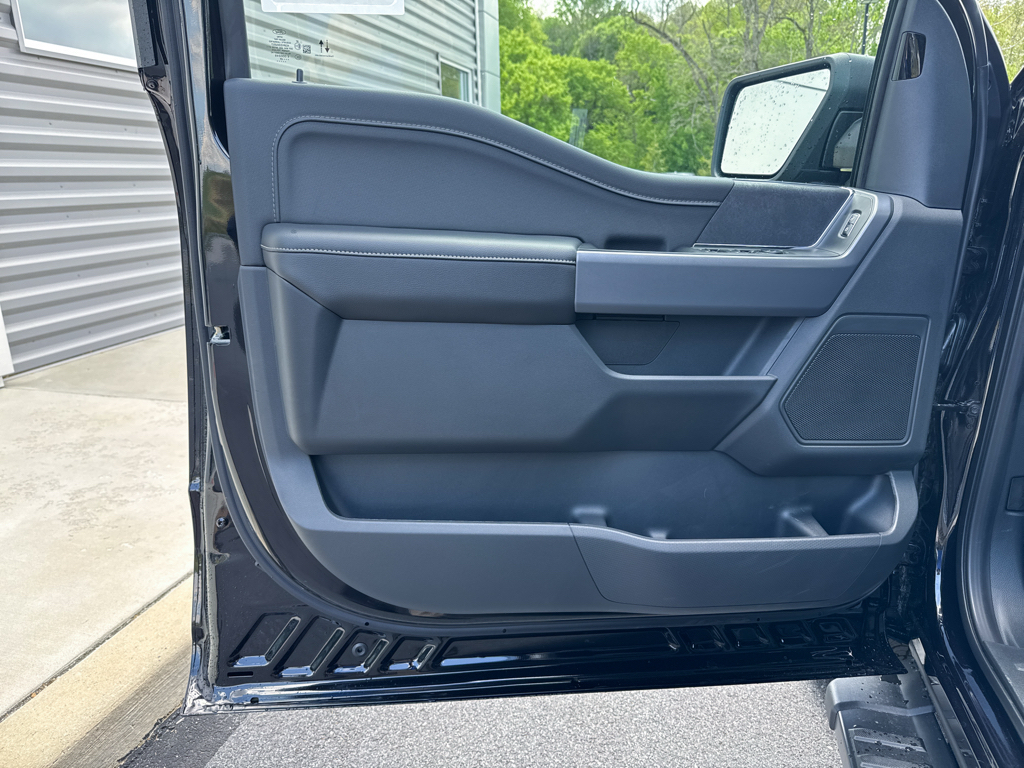 New 2026 Agate Black Metallic Ford XLT image 25