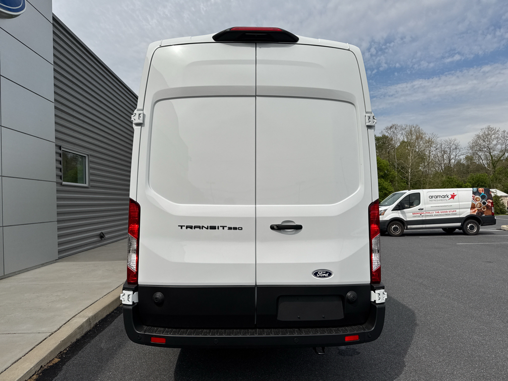New 2026 Oxford White Ford Base image 11