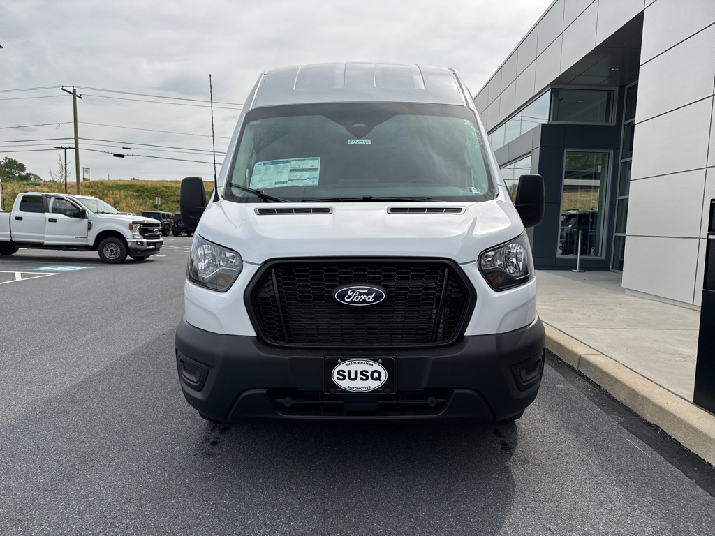 New 2026 Oxford White Ford Base image 2
