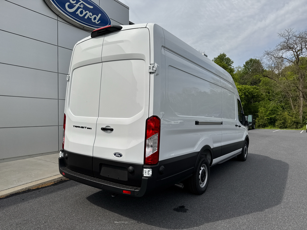 New 2026 Oxford White Ford Base image 21