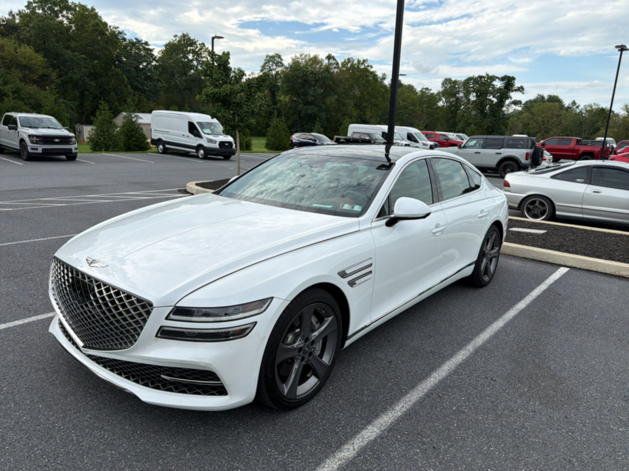 Used 2021 Uyuni White Genesis 3.5T image 2